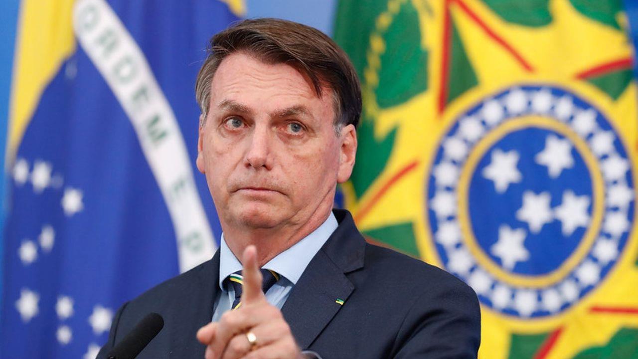 Bolsonaro autoriza empresas reduzirem jornada de trabalho e salários durante pandemia