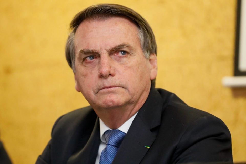 Bolsonaro diz que 'não acredita nada' na urna eletrônica