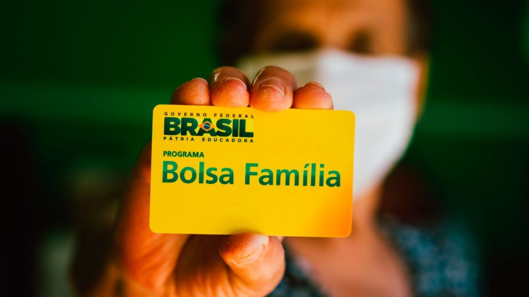 Governo deve anunciar nesta terça novo valor de R$ 400 para o Bolsa Família até o fim de 2022