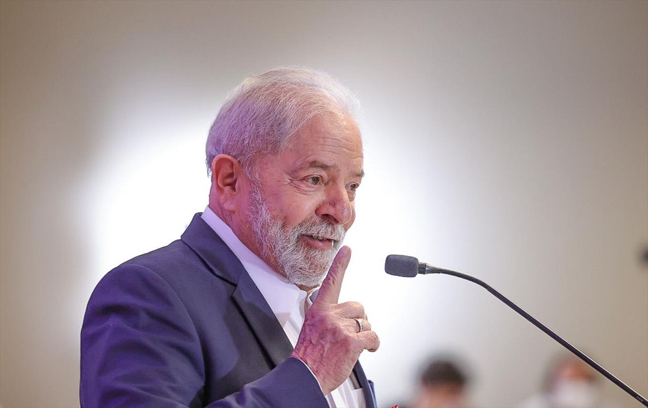 Durante agenda na Europa, Lula diz que pretende acabar com a fome no Brasil e recuperar prestígio internacional