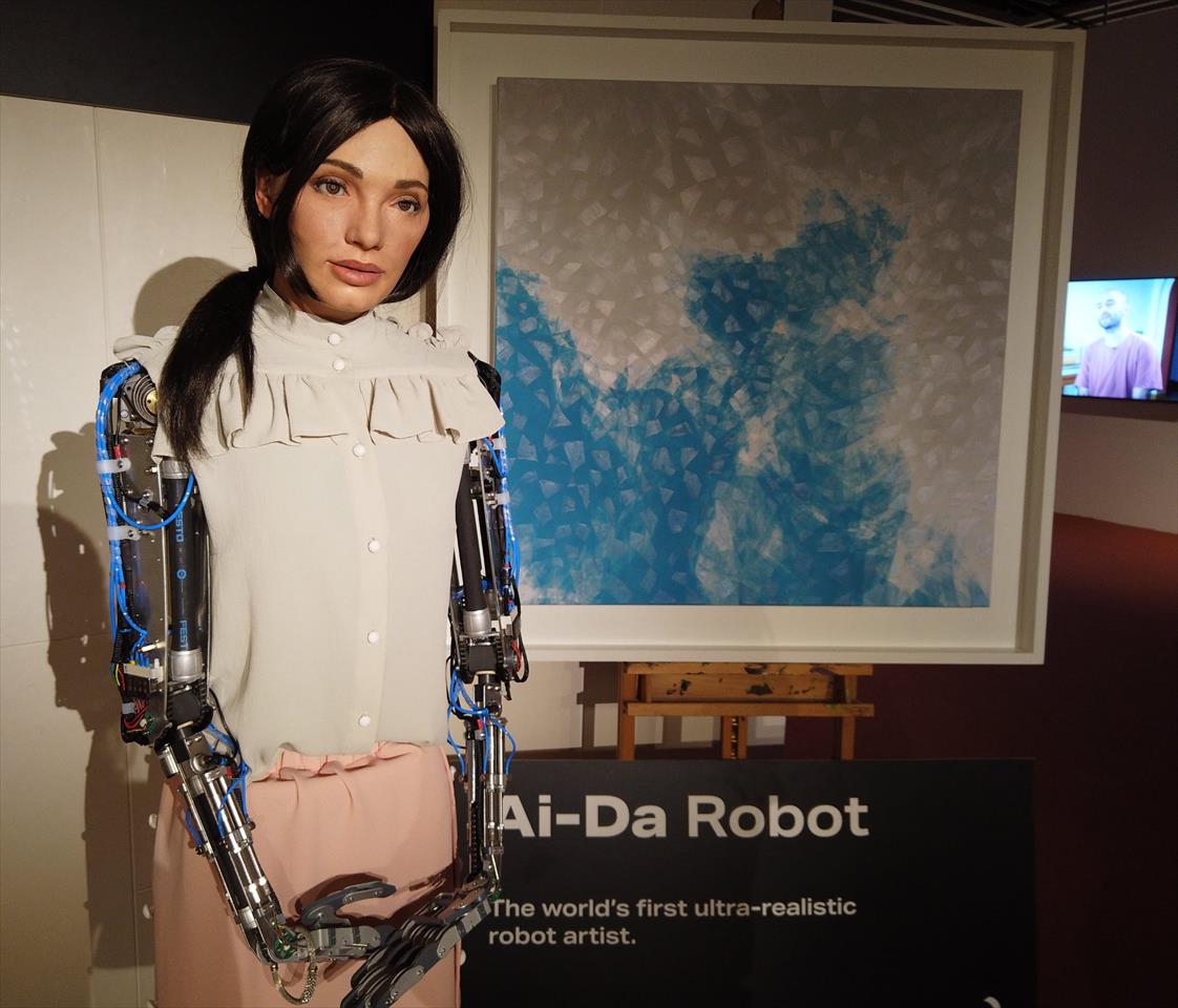 Robô humanoide ultra-realista imita humanos baseados em seus comportamentos