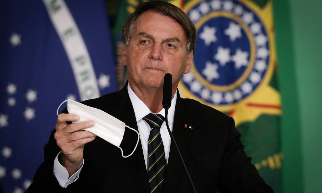 Minha filha não vai se vacinar contra a Covid-19, afirma Bolsonaro