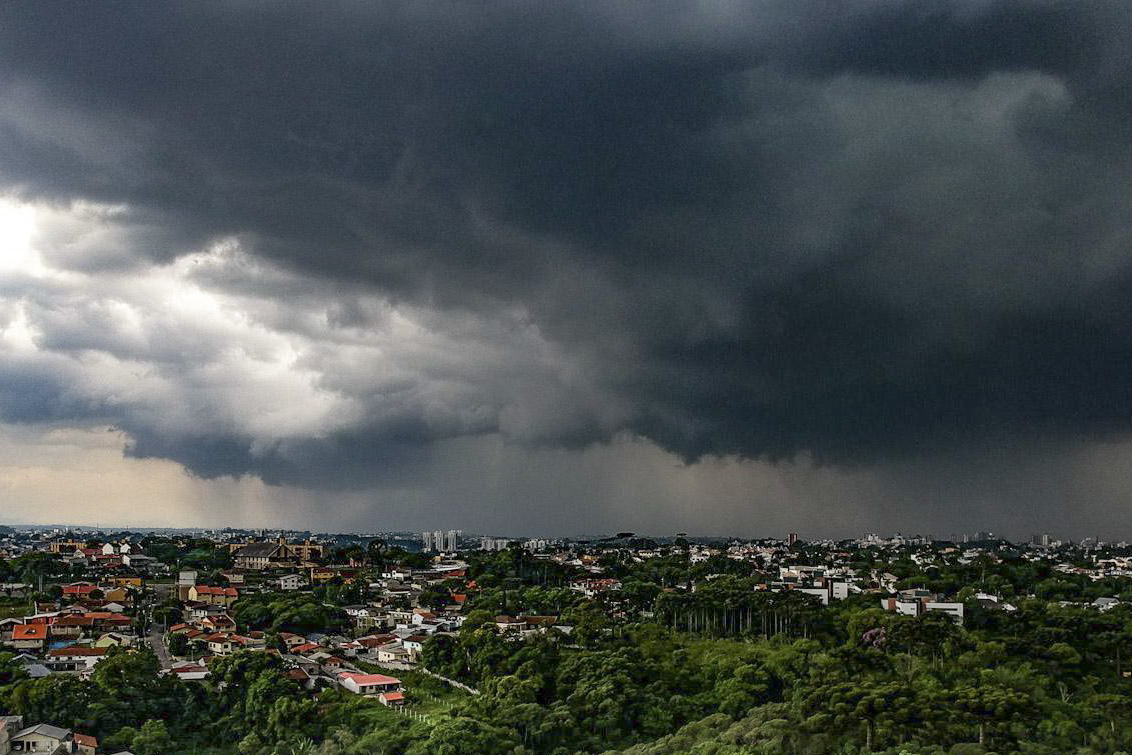 Alerta de chuvas fortes em 16 capitais brasileira nesta quinta-feira (6)