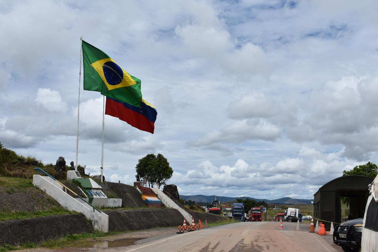 Venezuela reabre passagem de fronteira com o Brasil que esteve fechada por quase 2 anos