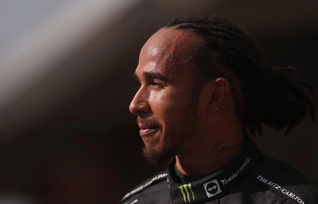 Lewis Hamilton anuncia que irá mudar de nome na Fórmula 1