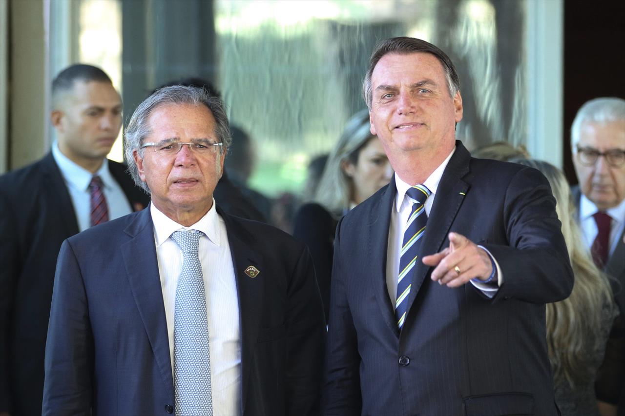 Governo Bolsonaro anuncia pacote com liberação de FGTS, ampliação de consignado e antecipação de 13º do INSS