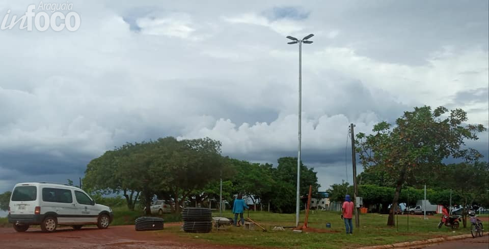 Cais de São Félix do Araguaia começa a receber novos postes de iluminação LDE