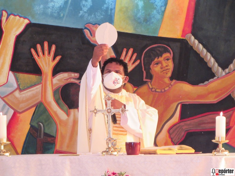 Igreja Católica realiza missa e carreata na celebração de Corpus Christi em São Félix do Araguaia