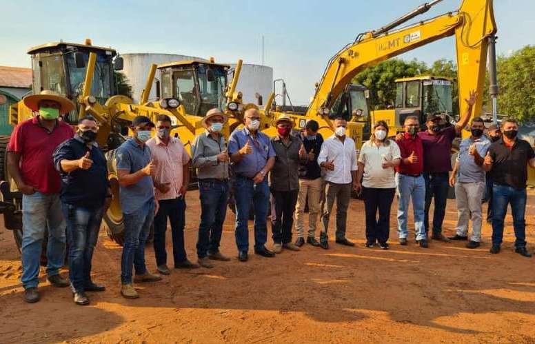 Prefeitos se reúnem em São Félix do Araguaia e definem cronograma de recuperação de estradas