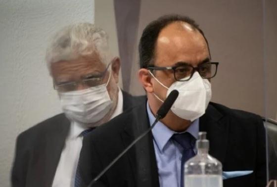 Reverendo chora ao falar à CPI: “Peço desculpas ao Brasil”