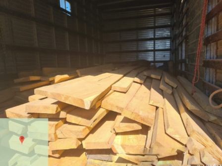 Caminhão com carga de madeira ilegal é apreendido pela PM em Santa Terezinha