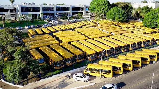 Entrega de novos ônibus escolares reforça o conceito de educação com qualidade em Mato Grosso