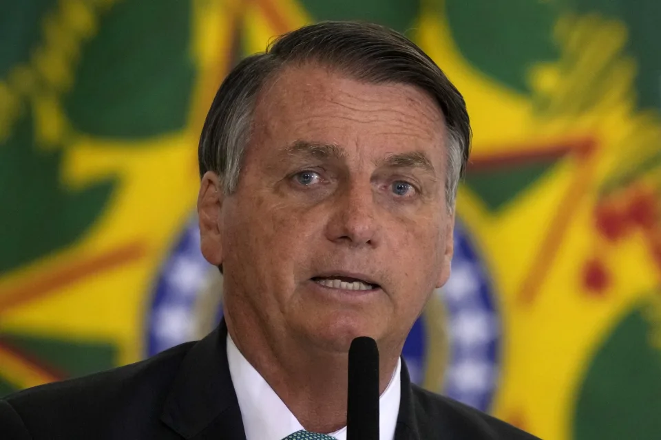 Bolsonaro perderia para Lula, Doria, Ciro e Leite no 2º turno, mostra pesquisa