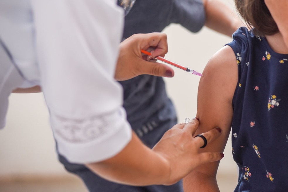 Justiça mantém obrigação do comprovante de vacinação para alunos em Rondonópolis (MT)