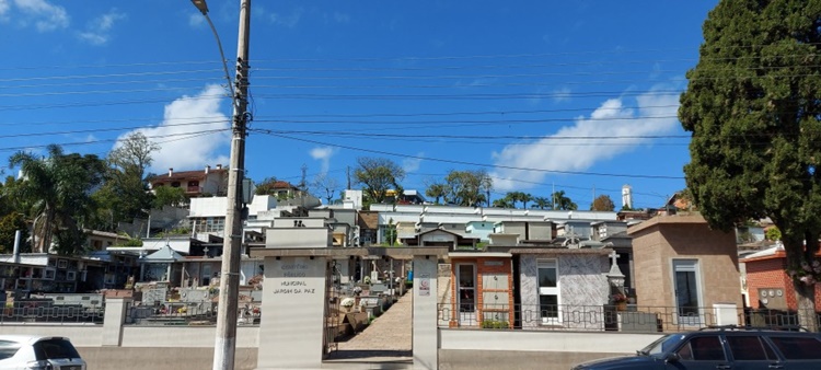 Prefeitura de Barbosa realiza serviços de melhorias para o dia de Finados