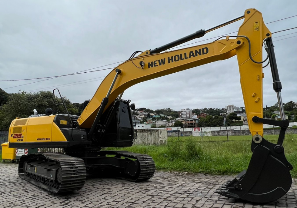Primeira escavadeira hidráulica é entregue em Carlos Barbosa
