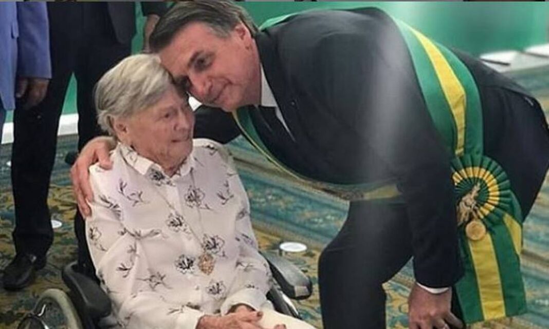 Mãe do presidente Jair Bolsonaro morre aos 94 anos