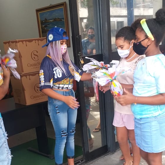 COM PRESENÇA DA RAINHA MIRIM, PÁSCOA NA COMUNIDADE DO IMPERADOR TEVE 300 OVOS DISTRIBUÍDOS PARA CRIANÇAS