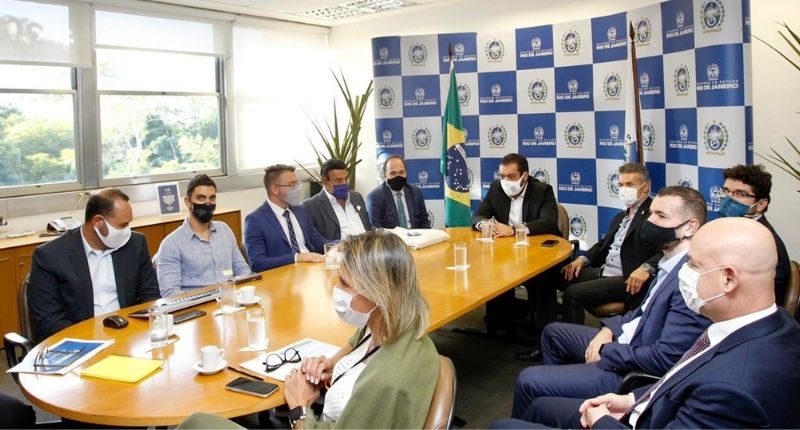 LIESA e Governo do Estado firmam parceria para integrar comunidades do Samba no auxílio Supera RJ