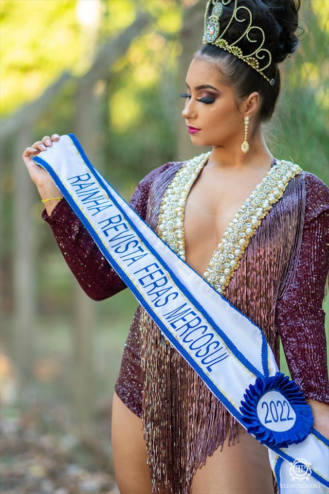 RAINHA DA REVISTA FERAS MERCOSUL E PRESIDENTE DA REVISTA PROGRAMAM FESTIVAL EM URUGUAIANA NO MÊS DE DEZEMBRO
