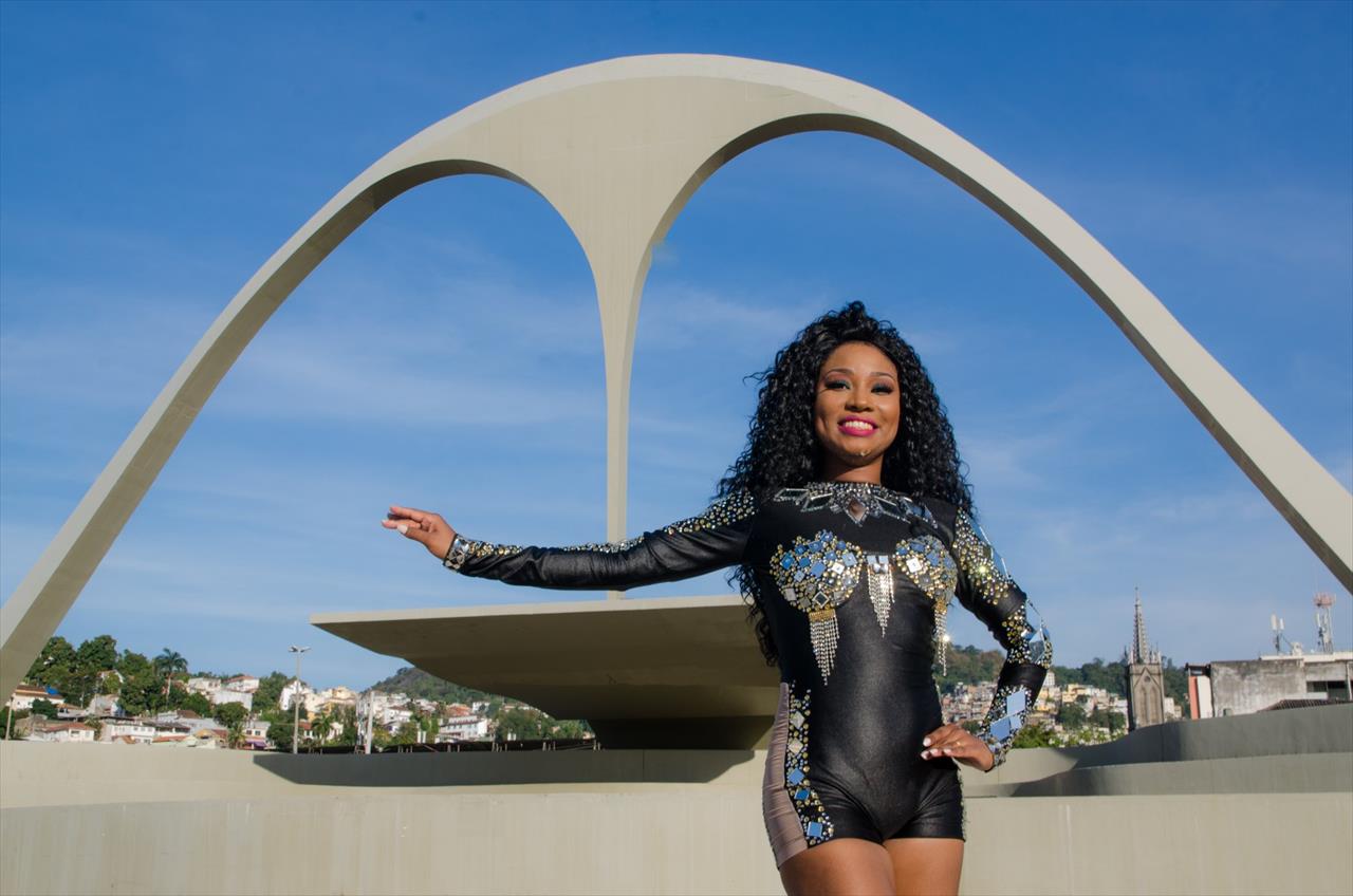 CUFA e Frente Nacional Antirracista realizam distribuição de alimentos arrecadados na ação G. R.  E. S. Unidos da CUFA na Sapucaí, neste sábado (31)