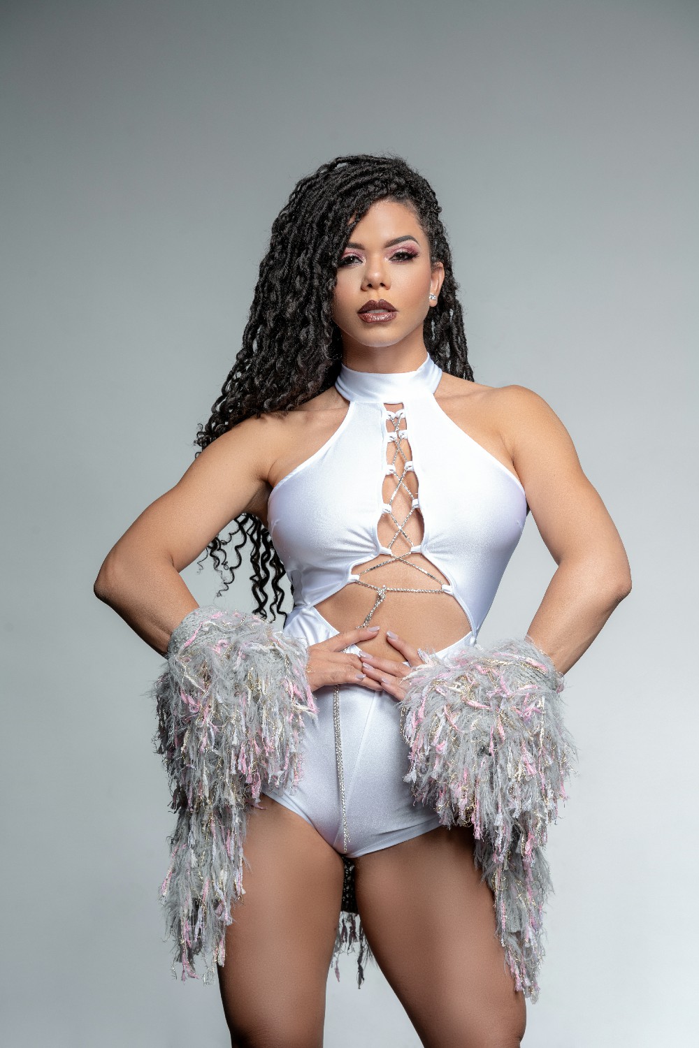 Malu Torres é a nova Rainha de Bateria do Acadêmicos do Sossego