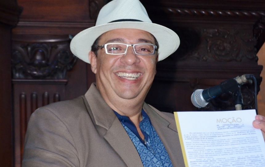 Jornalista Marcelo Faria recebe o título de Sócio Honorário da Assordheserj