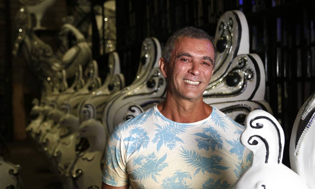 CARNAVALESCO PAULO BARROS PASSA MAL E É INTERNADO EM NITERÓI