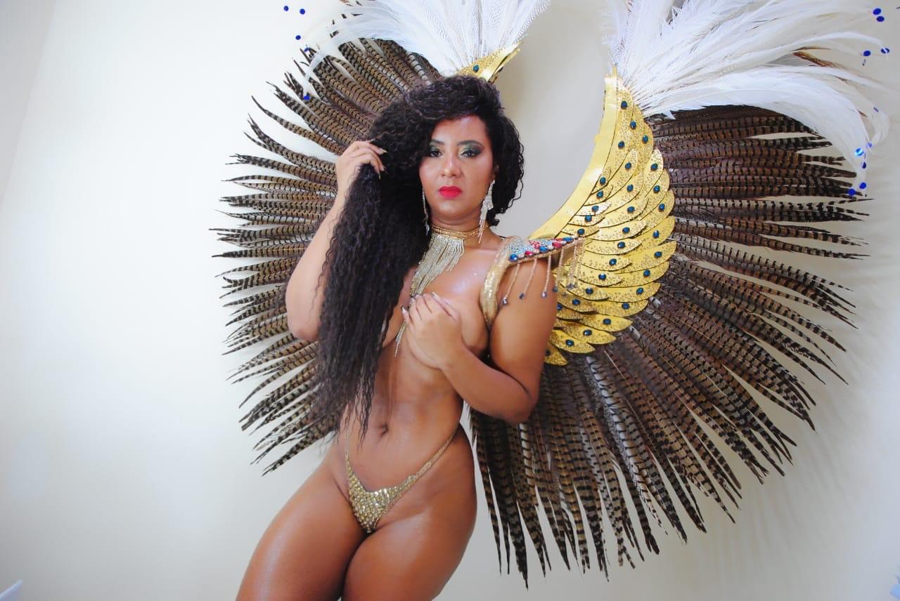Rainha Lilian Brito convida a todos para sua coroação com show do grupo Pirraça e presença da cantora Sandra de Sá