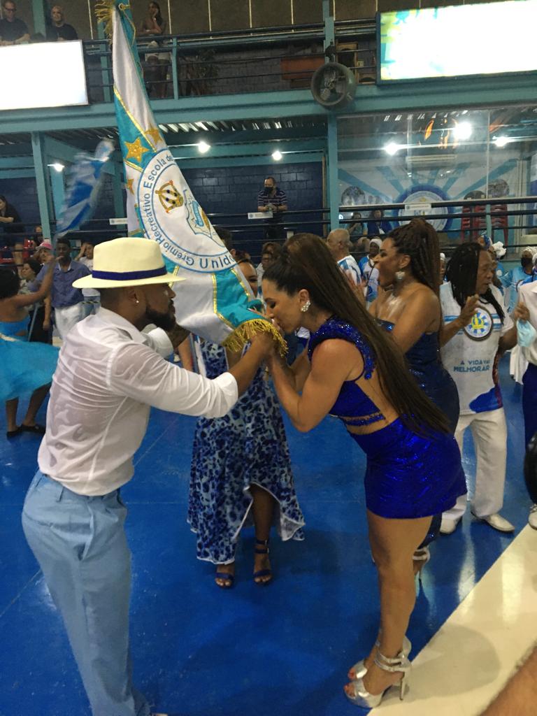 Andrea de Andrade está de volta ao Carnaval do Rio: beldade agora brilha na Vila Isabel