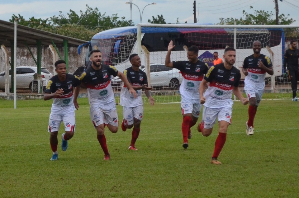 Real Ariquemes vence Rondoniense e segue 100%