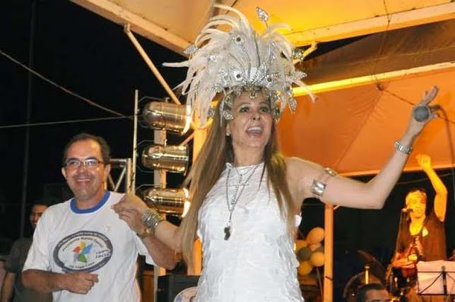 Sandrinha Sargentelli e mulatas no Carnaval da Saudade do Clube de Campo Figueiras