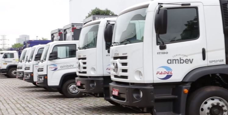 Caminhão da Fadel Transportes
