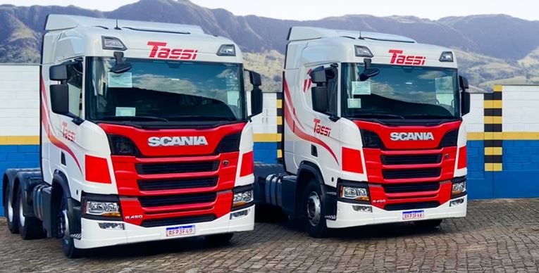 Tassi Transportes - caminhão