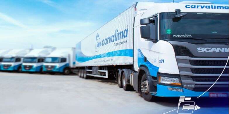 Caminhão da Carvalima Transportes