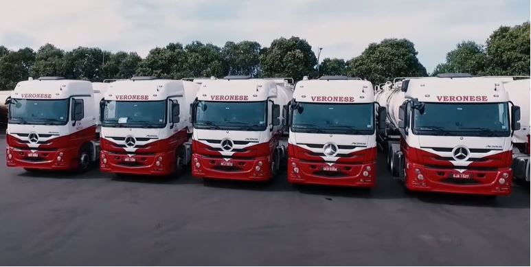 Caminhões da Transportadora Veronese