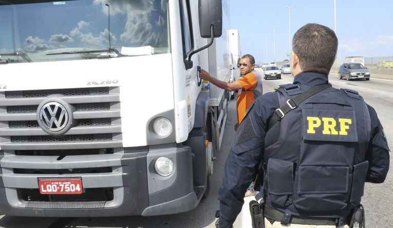Mais de 30 pontos de manifestação foram desmobilizados nas rodovias federais em todo o país nas últimas horas