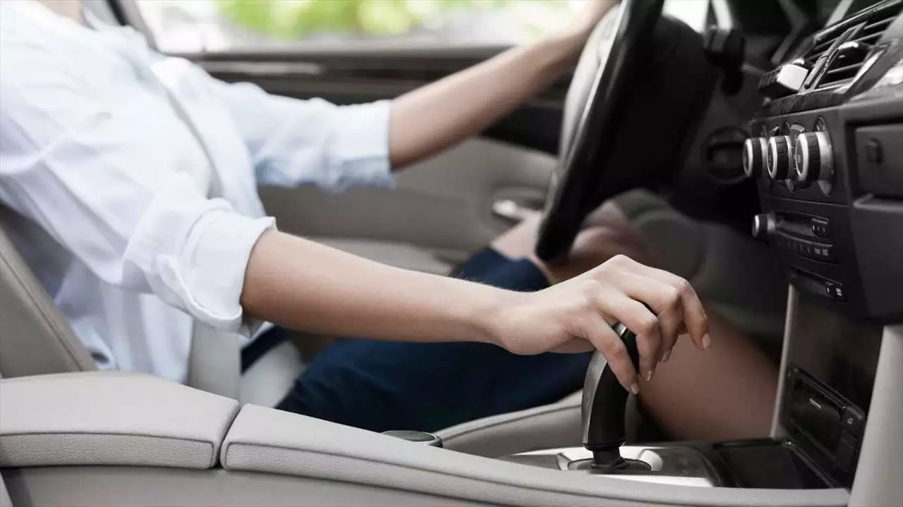 Como dirigir carro automático: Aprenda de uma vez por todas