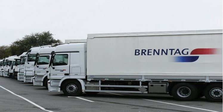 Imagem mostra o caminhão da empresa Brenntag