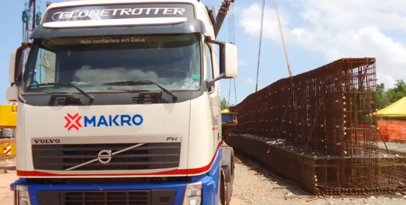 Makro Engenharia abre vagas para motoristas de caminhão munck