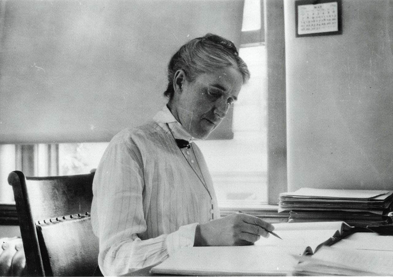 Em 10/05: CECILIA PAYNE - Biografias