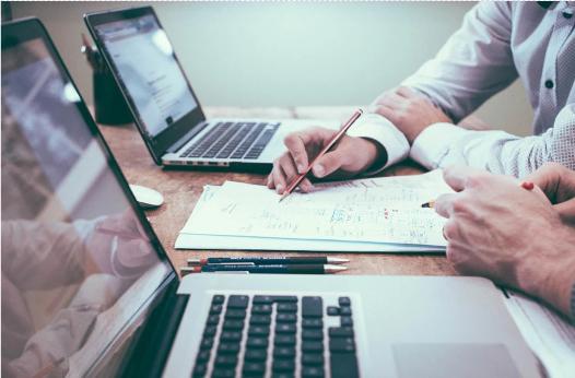 CURSOS PRESENCIAIS SOB MEDIDA PARA VOCÊ CURSOS PRESENCIAIS SOB MEDIDA PARA VOCÊ