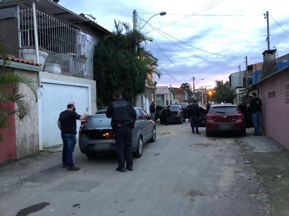 Polícia de Itapeva apreende celulares em operação contra grupo suspeito de aplicar 'golpes de nudes'