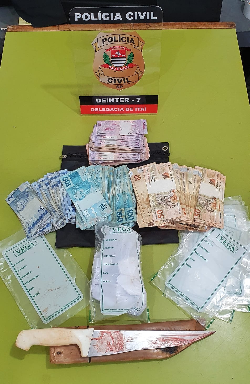 Irmãos são presos suspeitos de matar caminhoneiro a facadas para roubar R$ 38 mil em Itaí