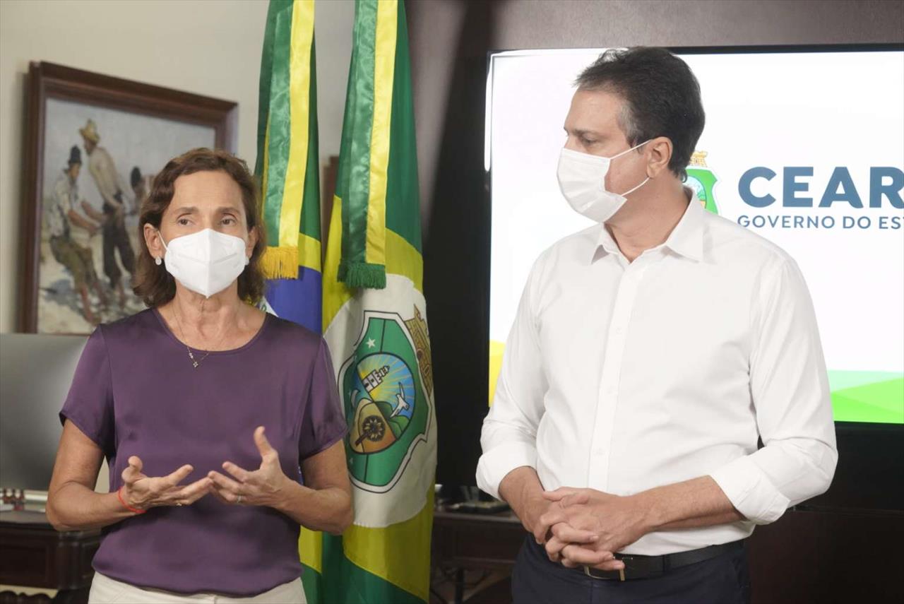 Mais 1.031 professores aprovados no último concurso tomam posse nesta segunda-feira (2)