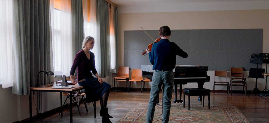 |Filmicca| Drama alemão 'A Professora de Violino' estreia dia 17/03 nos cinemas - Confira o trailer